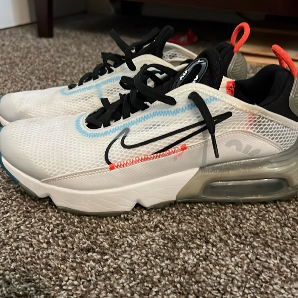 Nike 2090 pure platinum